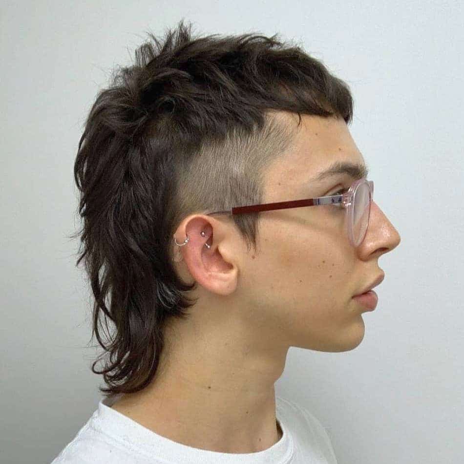 Wavy mullet haircut