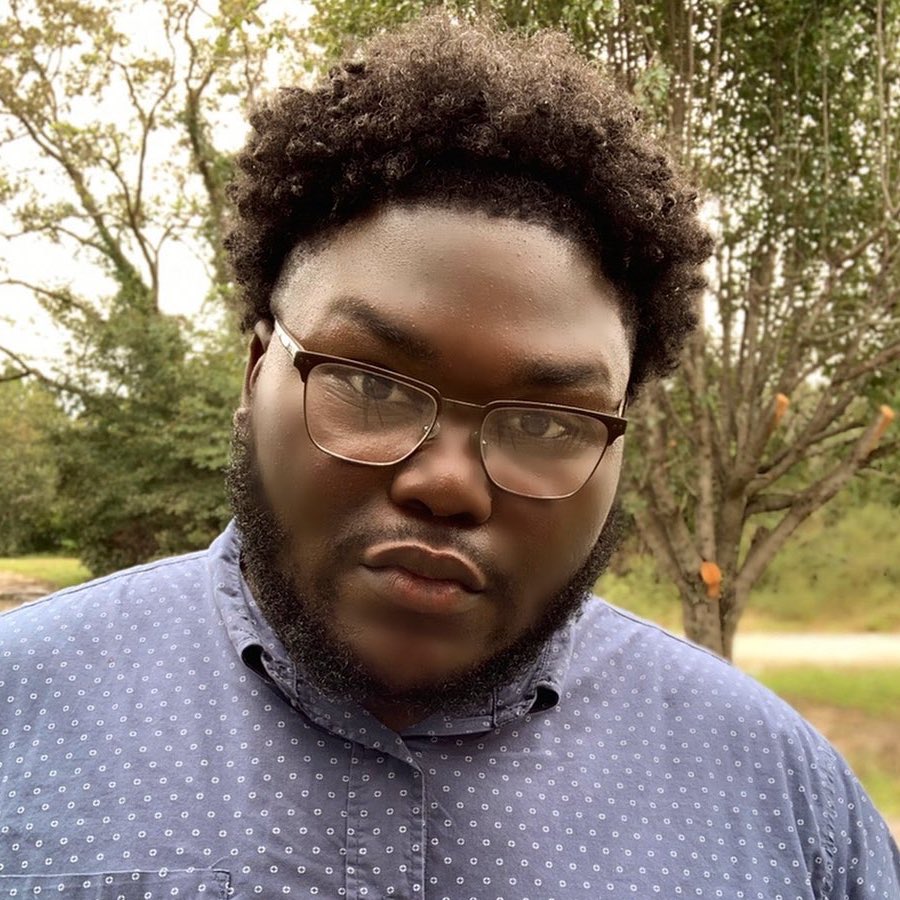 Short curly haircut for Black men