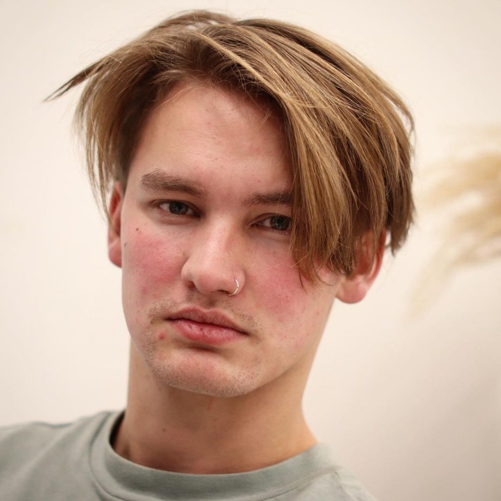 E-boy haircut side part