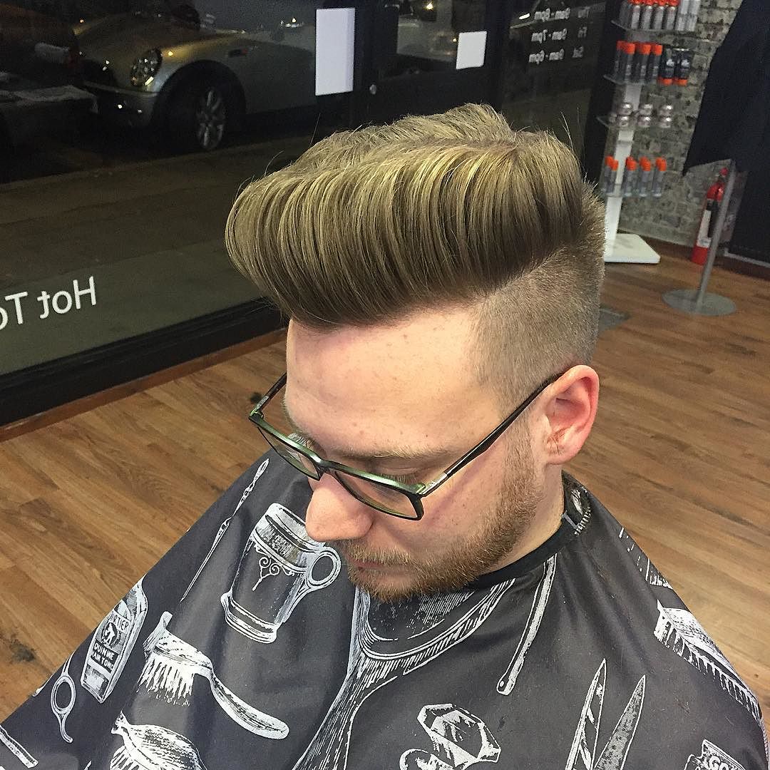 pomp high fade haircut classic mens haircut