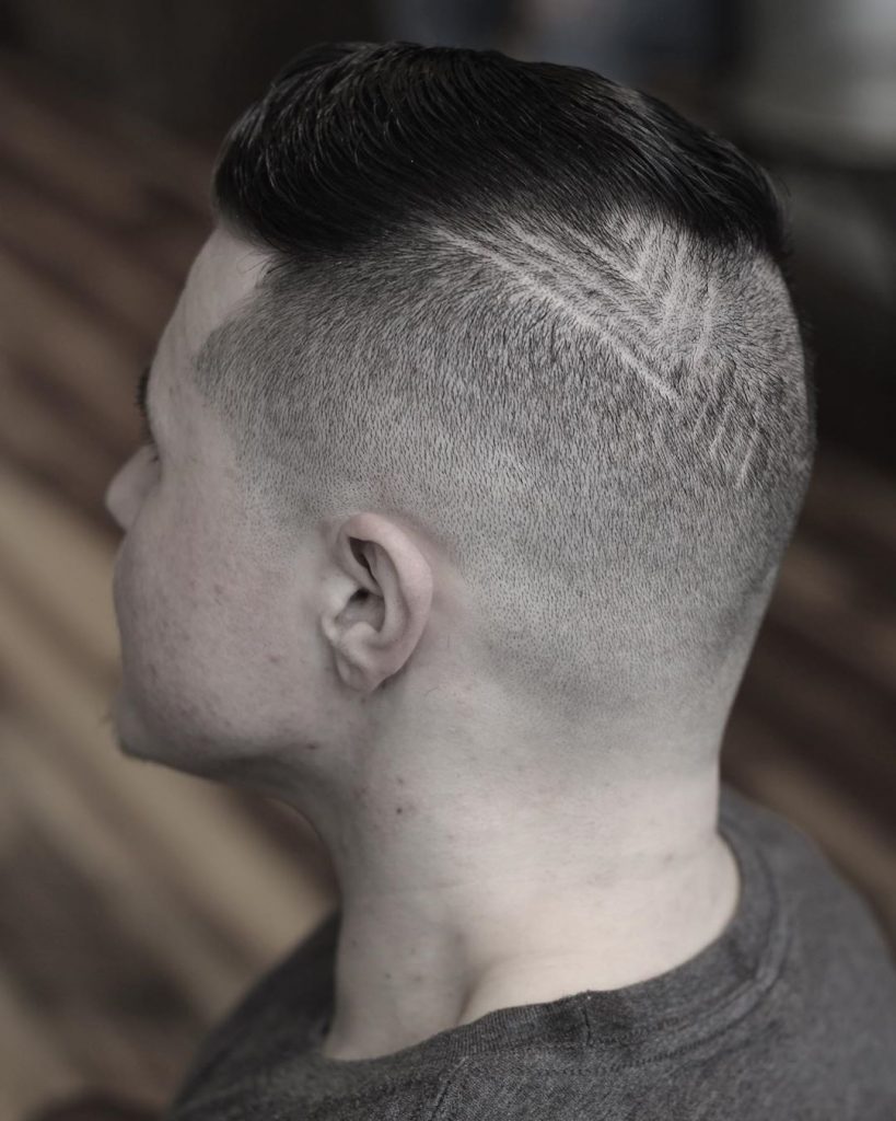 Short hair disonnected undercut