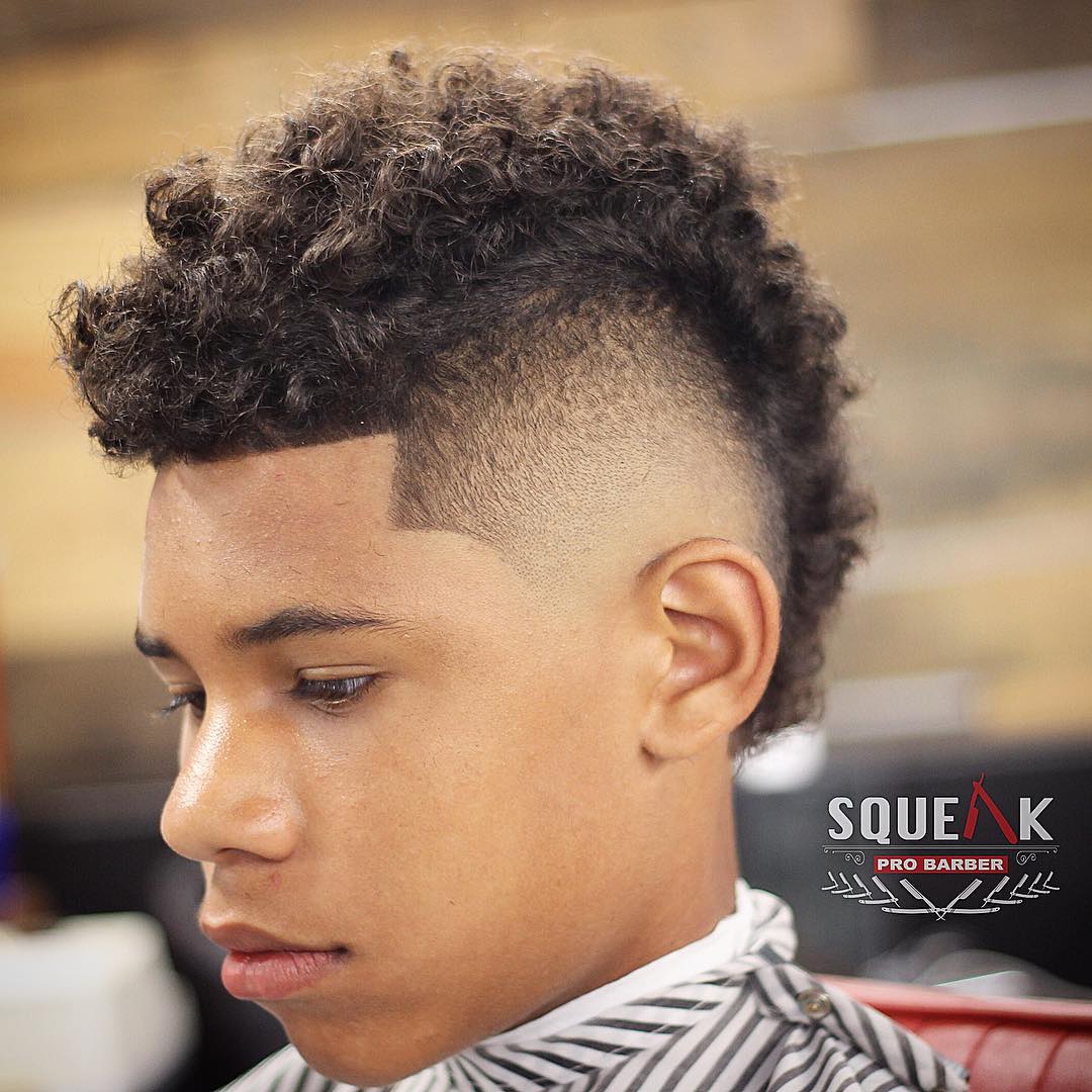 squeakprobarber skin mohawk fade haircut